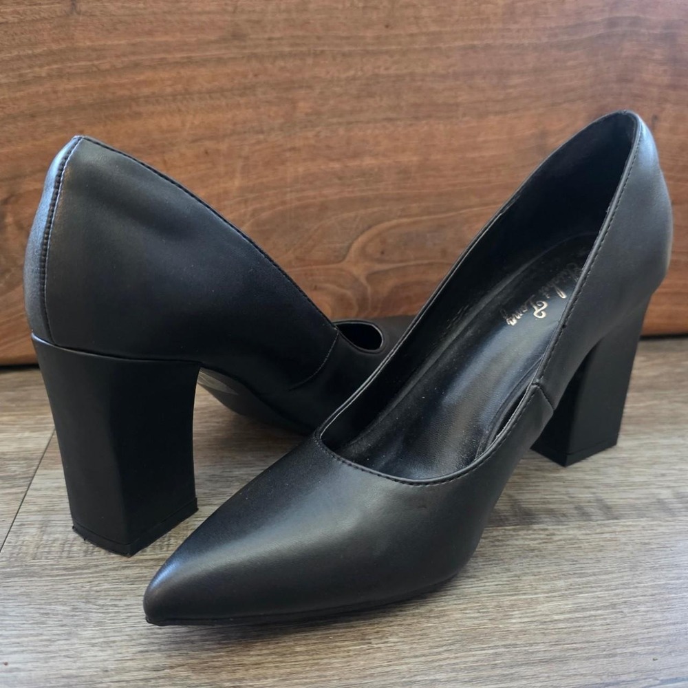 Elisabet Tang Black Pointed Toe Block Heels Pumps Size 6 TEP1005 Office Shoes